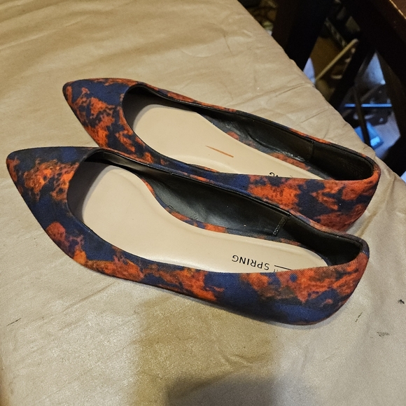 Call it Spring red & blue paint splatter heavy fabric flats, women's size 8 - Picture 3 of 6